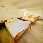 Maisonnette Chaleureuse Au Pied Du Port
