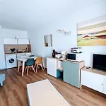 T3 Climatise Avec Piscine Et Vue Sur Mer