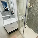 Appartement Renove Pres De La Plage Richelieu Avec Piscine, Garage Et Velos Fournis - Fr-1-723-113