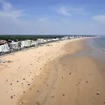 Maison Calme Proche Plage, Animaux Admis, Parking - Fr-1-323-376