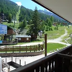 Charmant Studio Renove, Proche Telecabine, Balcon Sud, Animaux Acceptes, Draps Inclus, Casier A Ski - Fr-1-561-52