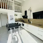 Appartement Renove Proche Plage Avec Parking Privatif - Fr-1-723-124
