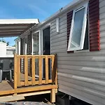 Mobilhome En Bord De Mer Sur Camping 4 Etoiles