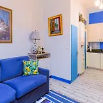 Studio Travel 24M2, 120M Vieux-Port ,Clim , Wifi ,Acces Autonome Avec Code