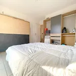 3P Climatise Avec Parking, Piscine, Proche Plage Et Commerces A Sete - Fr-1-338-497