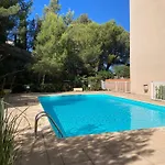 Appartement T2 Climatise 4 Personnes Piscine Et Parking Privee
