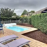 Maison Mitoyenne Chaleureuse Avec Piscine Chauffee