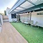 Studio Moderne Avec Jardin Cote Bleue