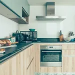Mimosa Keyweek Downtown Apartment