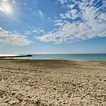 Le Palavasien - Air Conditioning And Seafront!
