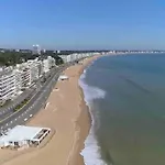 Splendide Et Spacieux Appartement, Face A La Mer