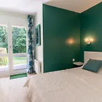 Beautiful Flat With Swimming Pool Tennis Court And Private Car Parking 09