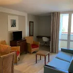 5-Person Flat With Swimming Pool Tennis Court And Private Parking 236