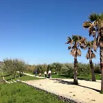 Appartement 2 Pieces En Bord De Mer Avec Parking Prive A Sete - Fr-1-338-409