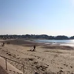 511 - A Erquy, En Bordure De La Plage Du Centre Et A 300M Du Centre Des Commerces