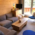 Appartement Cosy Avec Terrasse, 4 Personnes A Meribel Mottaret - Fr-1-411-932