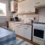 Maison 6 Pers Avec Jardin Arbore Et Proche Plage/Commerces, Animaux Bienvenus - Fr-1-323-373