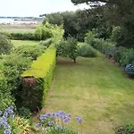Ty Sklaer, A 200 M De La Mer