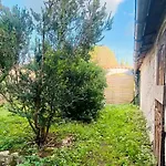 Villa En Plein Centre Du Village, De Plain Pied Et Renovee En 2008