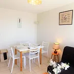 Royan - Appartement Vue Mer - A Seulement 300M Plage Et Commerces