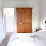 Very Quiet House With Shared Swimming Pool