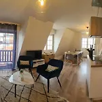 Duplex Au Coeur De Deauville Avec Vue Imprenable Et Parking Prive