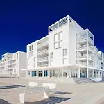 Beau T2 Climatise, Terrasse, Parking Prive, Proche Plage - 4 Personnes - Fr-1-727-32