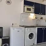Maison Avec Piscine Et 2 Terrasses A 200M Des Commerces - Fr-1-229-871