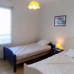Royan - Appartement Avec Emplacement Ideal - Terrasse - Garage Privatif