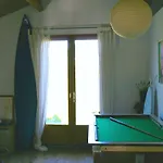 Izpi Urdin Holistic Surfhouse