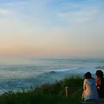 Izpi Urdin Holistic Surfhouse