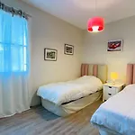 Superbe Villa Avec Piscine Dans Le Village De St Clement