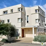 Localise - D80 - La Villa Blanche - Cote Plage - 2Eme Etage - Wifi Inclus - Draps Inclus - Animaux Bienvenus