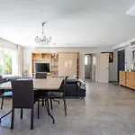 Villa Avec Piscine A 200 M De La Mer, A La Ciotat - Villa L'Arene