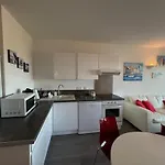 Appartement T2 Renove, Proche Plage, Parking Securise - Fr-1-388-154