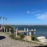 Logement Avec Jardin Et Piscine Vue Mer.