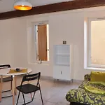 Cozy 1-Bedroom Apartment Near Vieux-Port