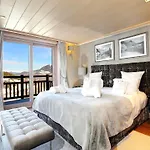 Chalet De Luxe Avec Jacuzzi Et Garage A Courchevel - Fr-1-563-30