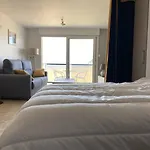 1000 - Studio Sur La Digue Du Val Andre Avec Magnifique Vue Mer
