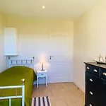 Proche Plage De La Cible, Villa Familiale Avec Annexe, Jardin Et Parking