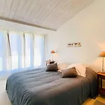 Proche Plage De La Cible, Villa Familiale Avec Annexe, Jardin Et Parking