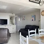 Villa En Front De Mer