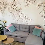 Appt De Charme Close To The Beach With Terrace