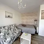 Studio Pieds Dans L'Eau, Moderne Et Equipe - Rez-De-Chaussee - Fr-1-646-25
