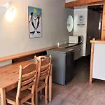 Studio Ski Aux Pieds Pour 4 Pers, Centre Station, Proche Commerces, Bowling Et Patinoire - Fr-1-411-483