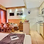 Appartement Ski-In/Ski-Out - 4 Pers, Balcon Au Sud - Fr-1-411-400