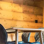 Appartement Renove 2 Pieces Cabine A Tignes, Proche Des Pistes, Wifi, 6 Nuits Minimum - Fr-1-502-463
