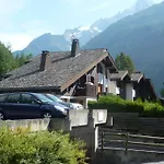 Le Chamouny- Family Apt - Central - Quiet - Hikeing & Rock Climbing Close By