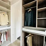 Bel Appartement Renove Avec Gout Et Idealement Situe Dans Le Centre-Ville