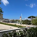 Les 3 Tours Et Parking